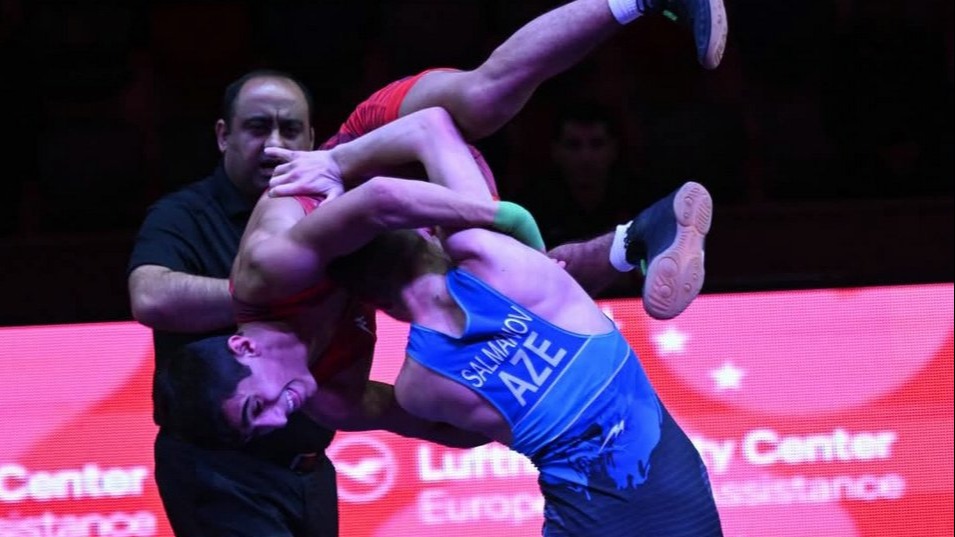 <p>U-17 güləşçilərin yunan-Roma yarışı başa çatıb</p>