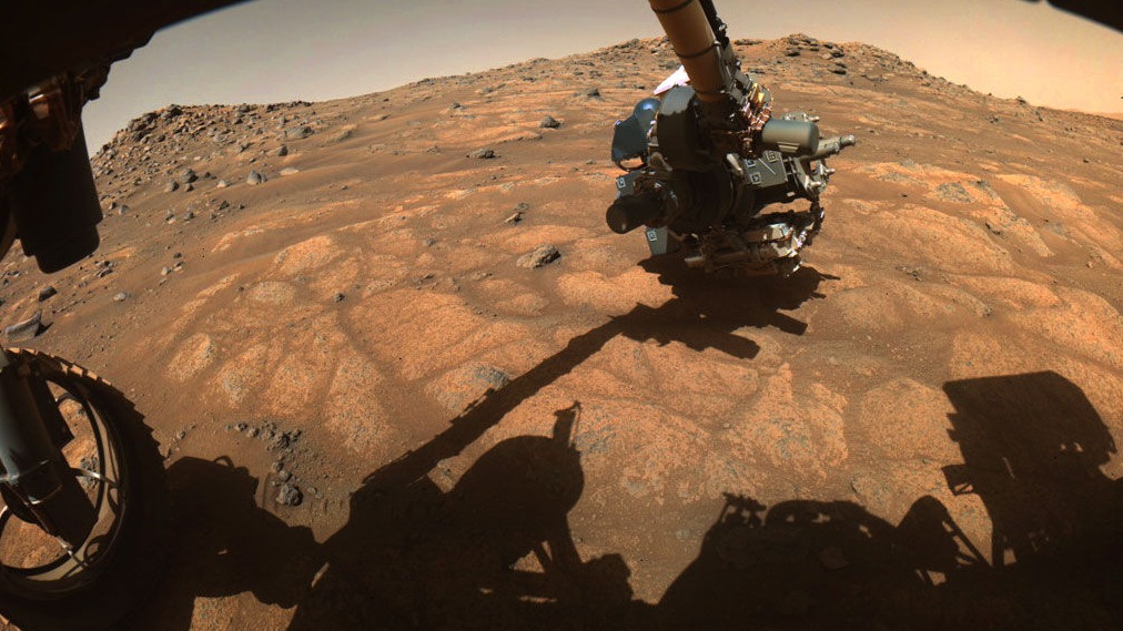 <p>Marsda kəşf edilən maddələr keçmiş həyatın&nbsp;göstəricisi ola bilər</p>