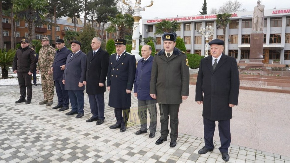 <p>Ağcabədidə Səfərbərlik və Hərbi Xidmətə Çağırış&nbsp;üzrə Dövlət Xidmətinin yaranmasının 14-cü ili münasibəti ilə tədbir keçrilib</p>