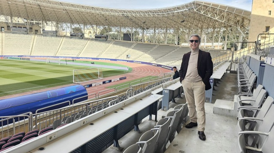 <p>Şakir Eminbəyli: Stadiondakı&nbsp;30 000 azərbaycanlı azarkeş 1800 ingilisi susdurmağı bacarmalıdır!</p>