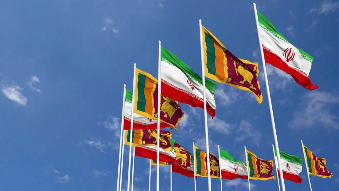 <p>Şri-Lanka ordusu qəzaya uğramış İran gəmisinə&nbsp;yardım göstərib</p>