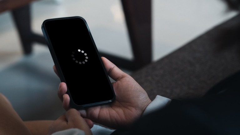 <p>Rusiyalı deputatlar mobil internet və Wi-Fi-sız qaldılar</p>