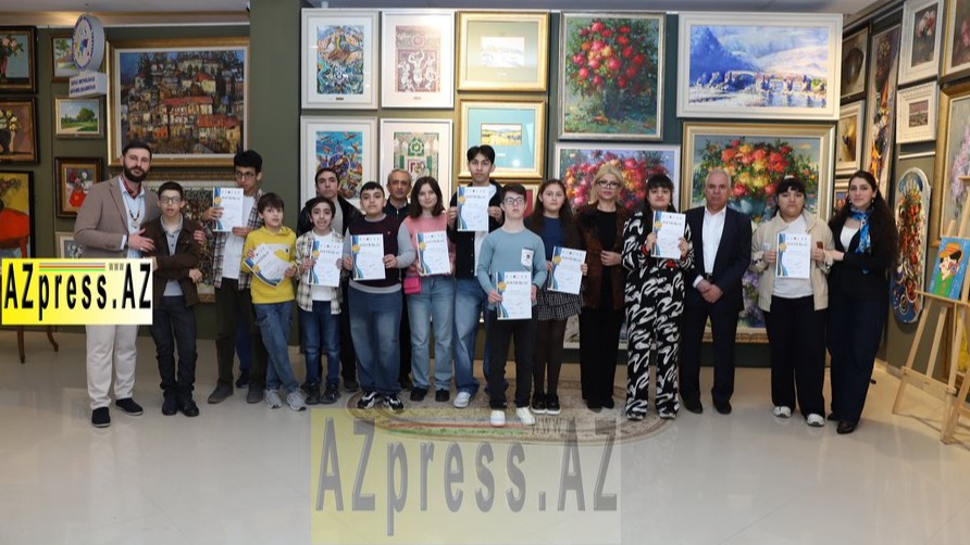 Dünya Autizm Gününə həsr olunmuş “Mavi Ürəklər” adlı sərgi keçirilib +FOTOLAR