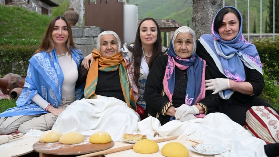 <p>Leyla Əliyeva və Arzu Əliyeva Şəkidə tarixi-memarlıq&nbsp;abidələrinin bərpadan sonra açılışında iştirak ediblər</p>