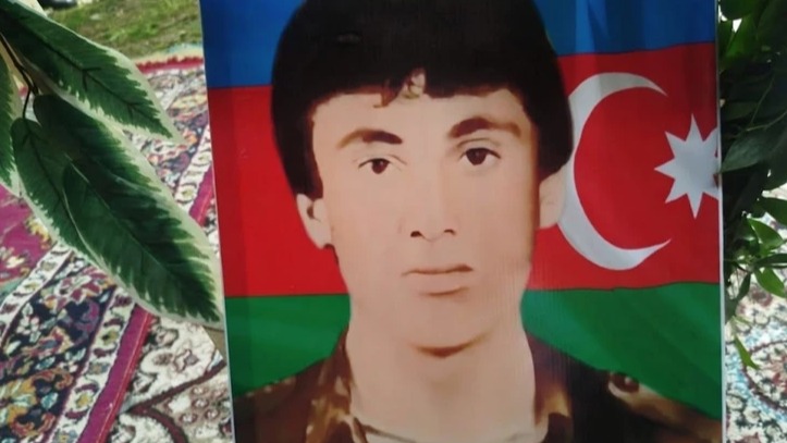 <p>Birinci Qarabağ müharibəsinin şəhidi Füzuli rayonunda dəfn edilib</p>