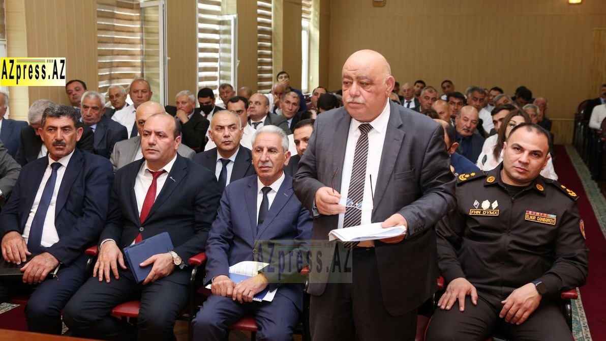 <p>Ağcabədi Rayon İcra Hakimiyyətində mühüm məsələlərə dair Şura iclası keçirilib</p>