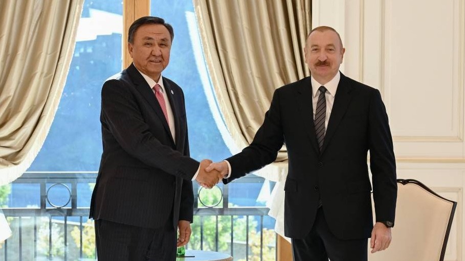 <p>Ömürəliyev İlham Əliyevin birləşmiş ərazi&nbsp;icmalarının gücləndirilməsindəki rolunu yüksək qiymətləndirib</p> 