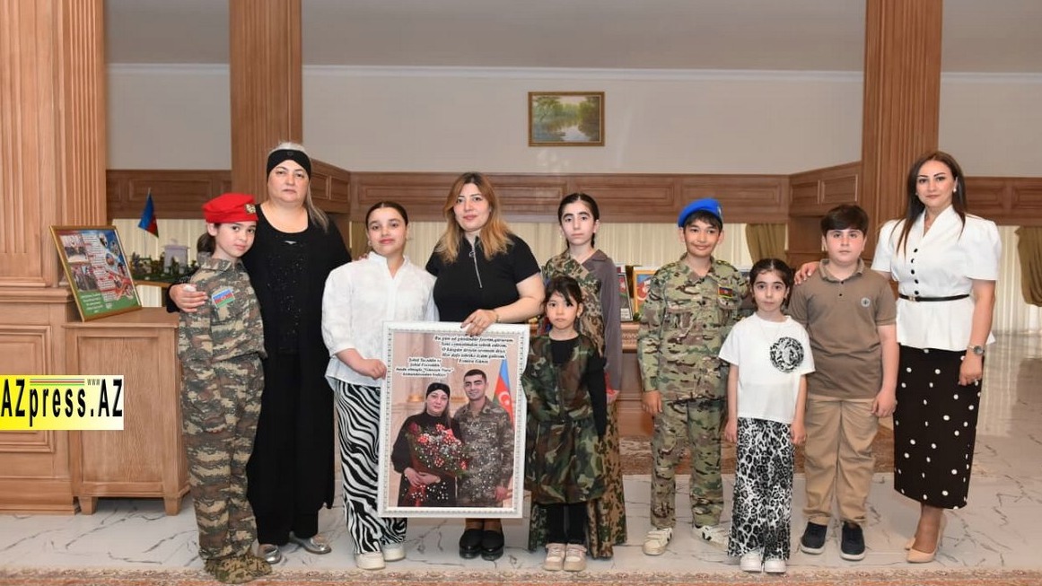 <p>Bölgələrdən olan şəhid anaları üçün Sumqayıt&nbsp;Bayraq Muzeyində tədbir təşkil edilib</p>