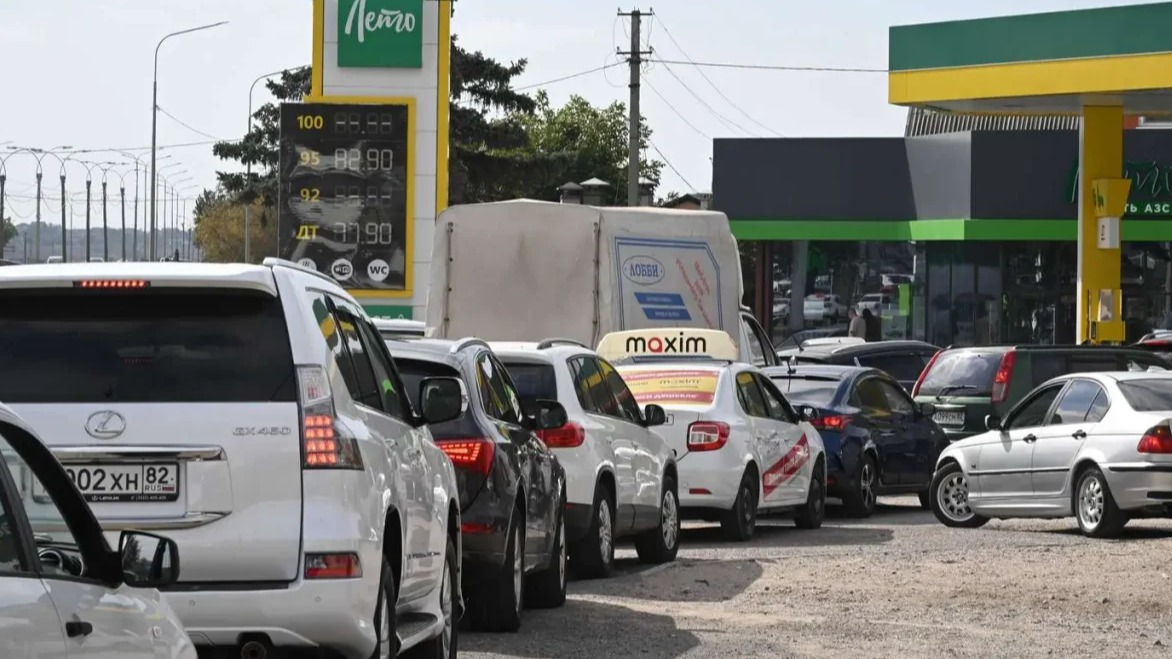 İlhaq edilmiş Krımda yanacaq tankerlərinin çəkilişləri qadağan edilib