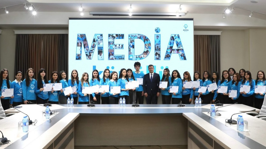 <p>Medianın İnkişafı Agentliyində məzun könüllülər&nbsp;və növbəti proqramın iştirakçıları ilə görüş keçirilib</p>