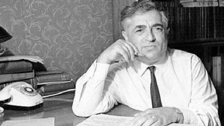<p>Kitablar səltənətinin inciləri: İlyas&nbsp;Əfəndiyev &ldquo;Dağlar arxasında üç dost&rdquo; romanı</p>