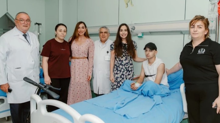 <p>Leyla Əliyeva və Arzu Əliyeva Milli Onkologiya Mərkəzində olublar</p>