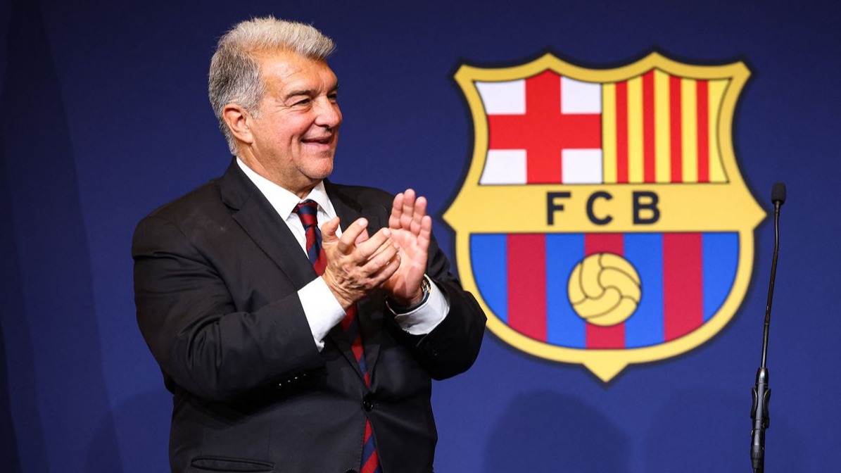 <p>Joan Laporta rəsmi olaraq "Barselona"nın prezidenti&nbsp;vəzifəsinin icrasına başlayıb</p>