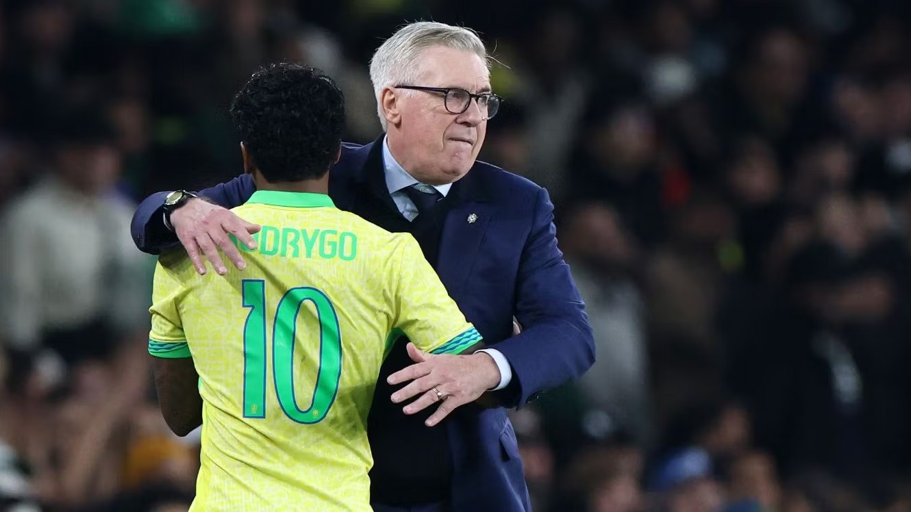 <p>Ronaldo Braziliyanın Dünya Kubokundan&nbsp;çıxmasından sonra Ançelottini tənqid etdi</p>