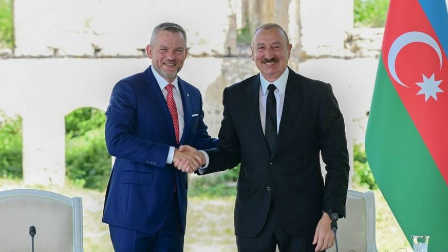 <p>Azərbaycan və Slovakiya prezidentləri mətbuata&nbsp;bəyanatlarla çıxış ediblər +VİDEO/FOTO=13</p>