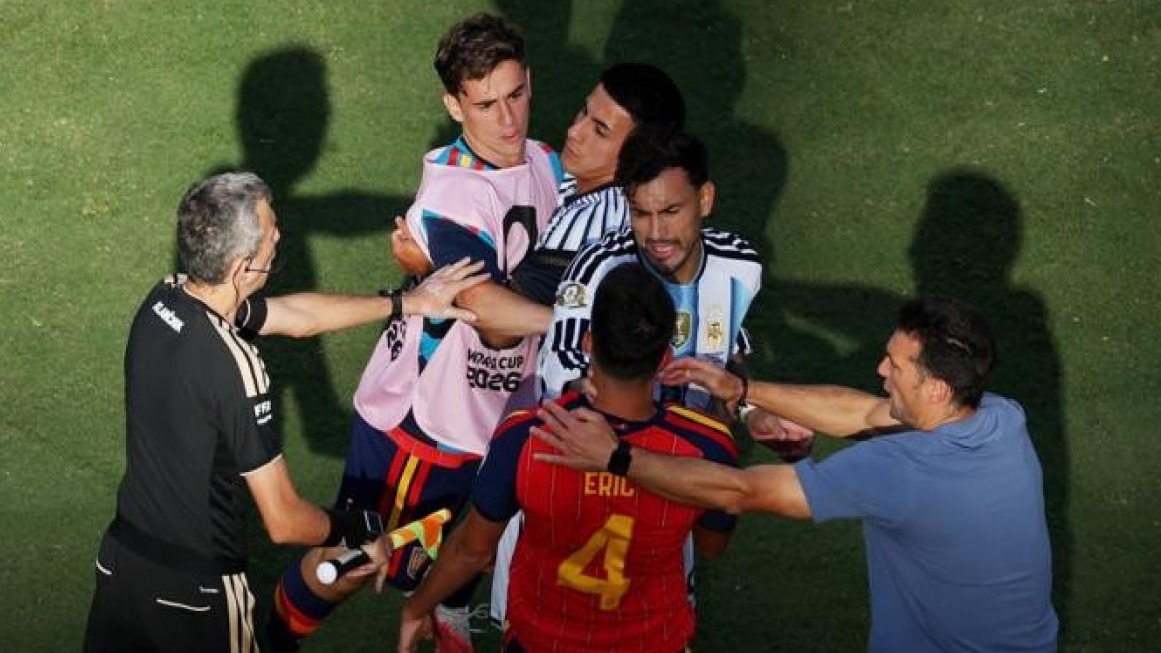 <p>FİFA Argentina millisinin üzvü Paredesin qırmızı vərəqəsini ləğv edib</p>
