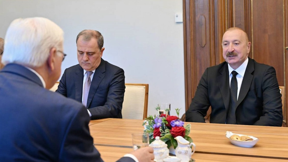 <p>Azərbaycan və Almaniya prezidentlərinin geniş tərkibdə görüşü olub</p>