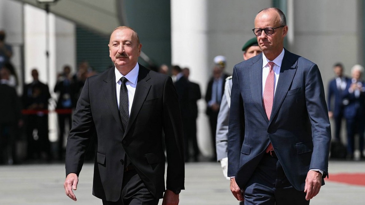 <p>İlham Əliyevin Berlində rəsmi qarşılanma mərasimi keçirilib</p>