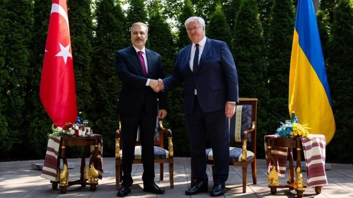 <p>Hakan Fidan Sibiqa ilə Qara dənizdəki təhlükəsizliyi&nbsp;müzakirə etdi</p>