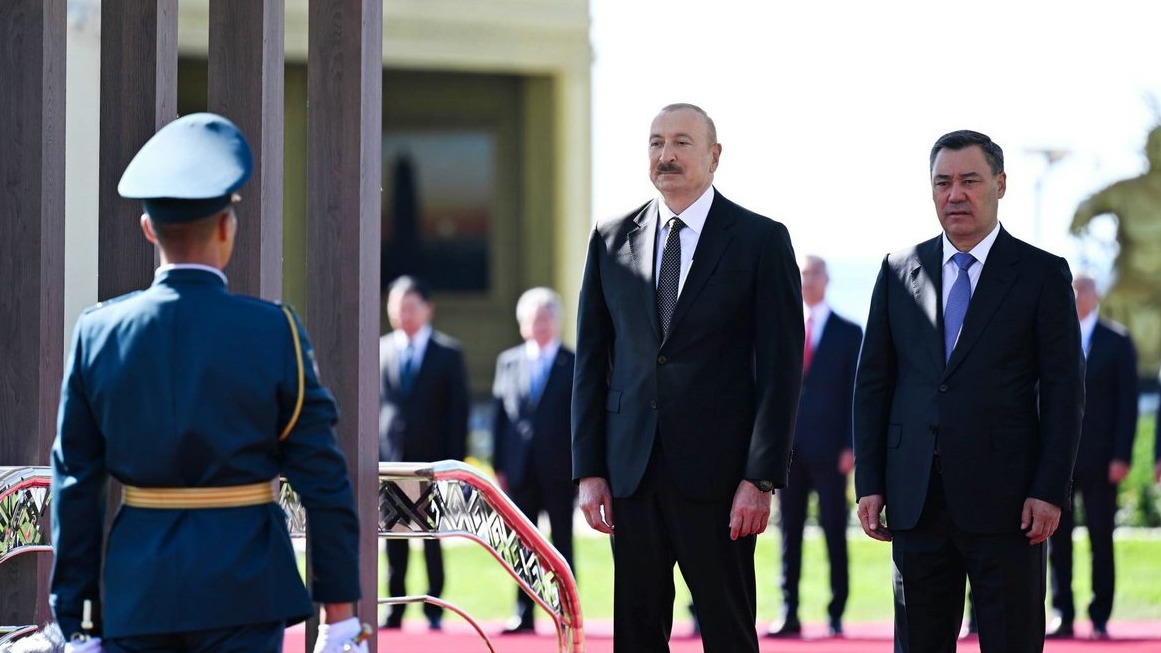 <p>İlham Əliyevin Çolpon-Ata şəhərində rəsmi&nbsp;qarşılanma mərasimi +VİDEO, FOTO=20</p> 