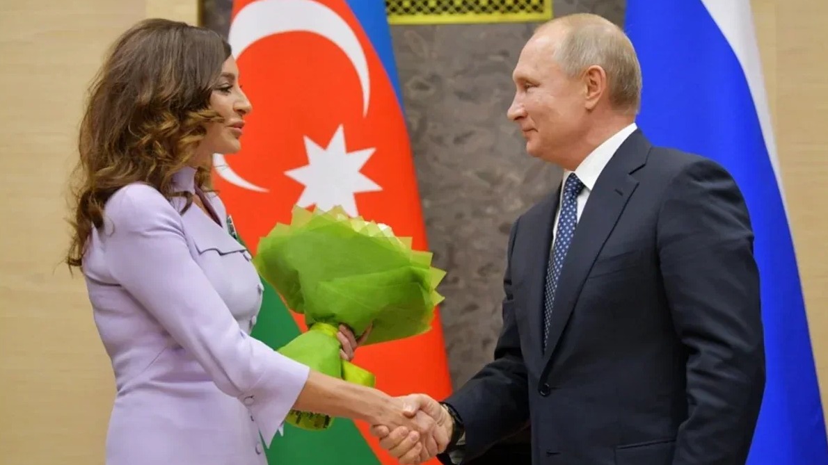 <p>Vladimir Putin Mehriban Əliyevanı təbrik&nbsp;etdi</p>