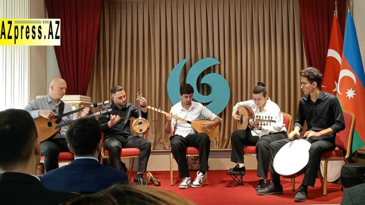 <p>Azərbaycan və Türkiyə arasındakı mədəni əlaqələr Bakıda musiqi vasitəsilə araşdırılırdı - FOTOLAR</p>