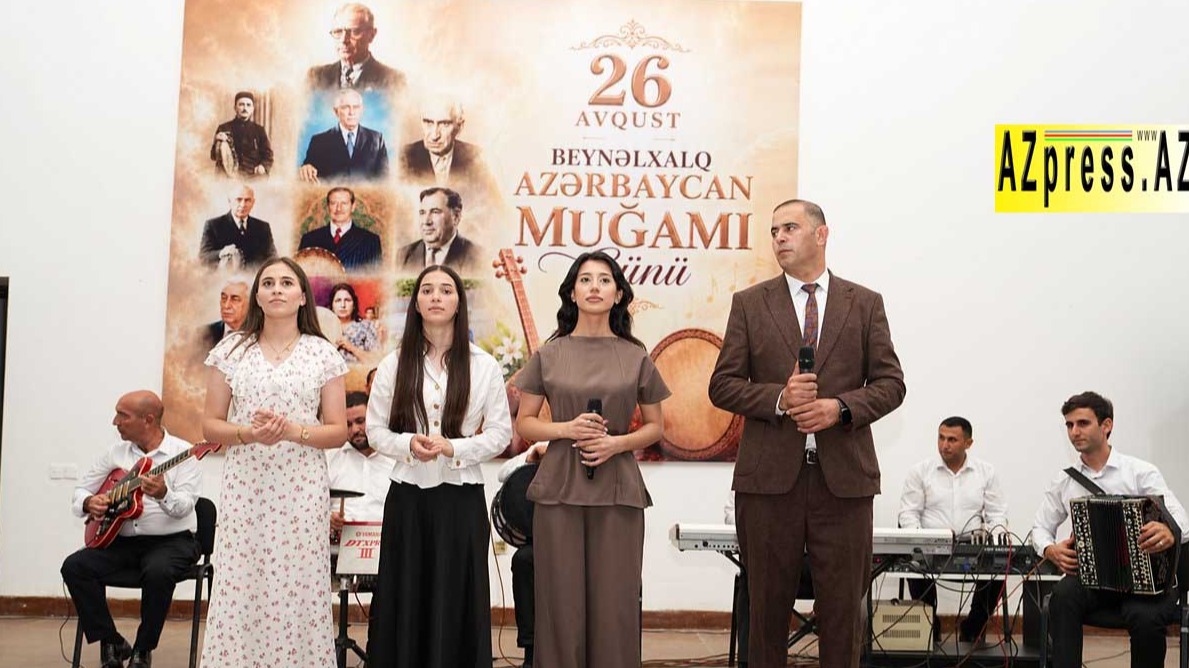 <p>Ağcabədidə muğam gecəsi keçirildi +FOTO=23<br />
</p>