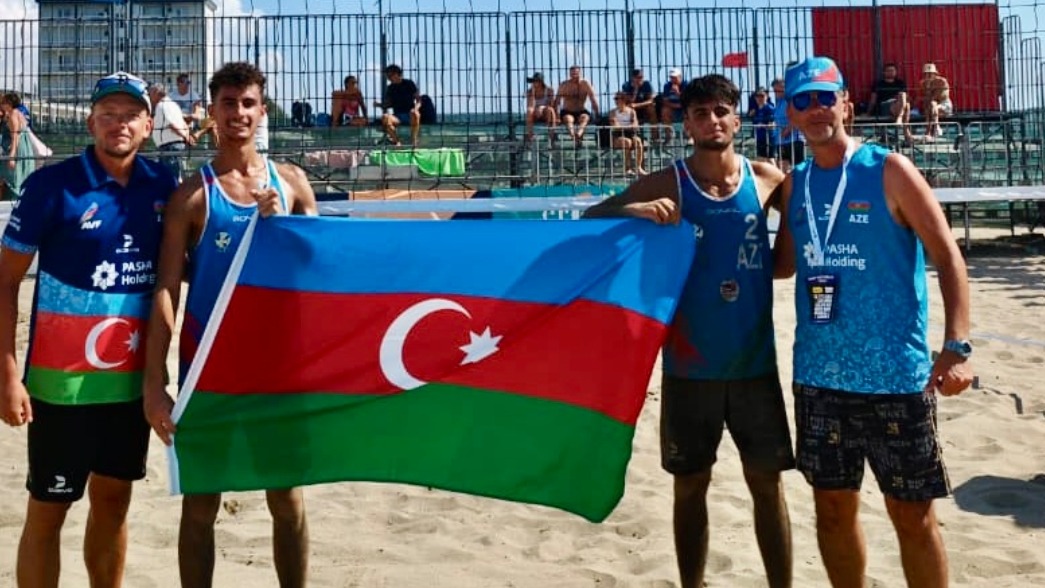 Oğlanlardan ibarət U-20 çimərlik voleybolu komandamız AÇ-nın pley-offunda 